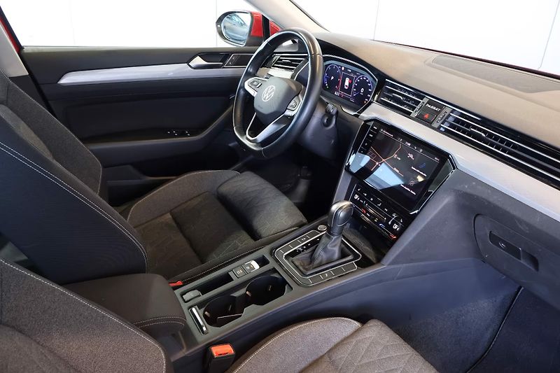 Volkswagen Passat 2.0 TDI Business Cockpit ACC - fotka 10 z 14