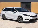 Kia Ceed SW (2022) 1.5 T-GDI Platinum Automat JBL - náhled 12