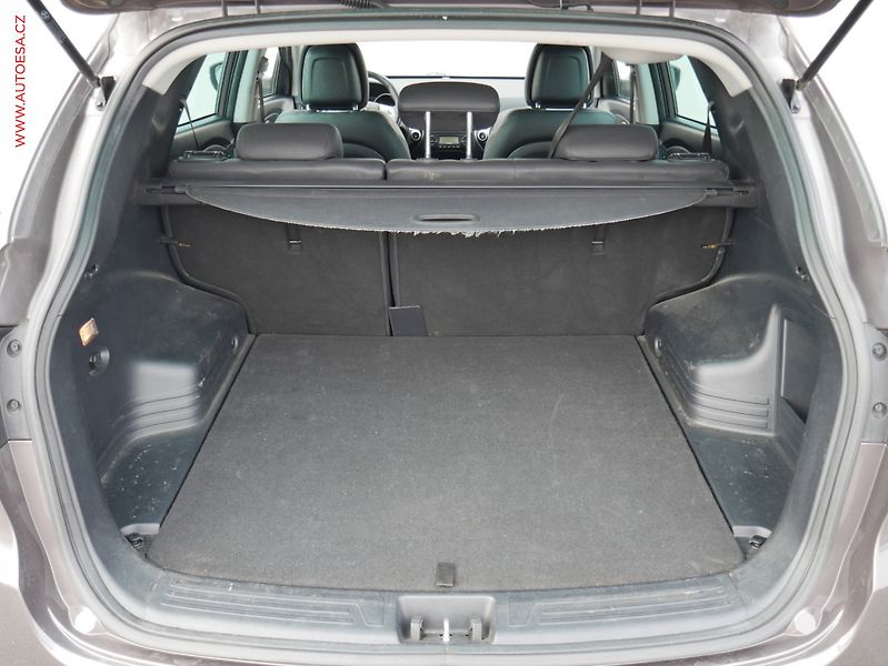 Hyundai ix35 (2012) 2.0CRDi 4x4, 1.maj,ČR, AC - fotka 7 z 24