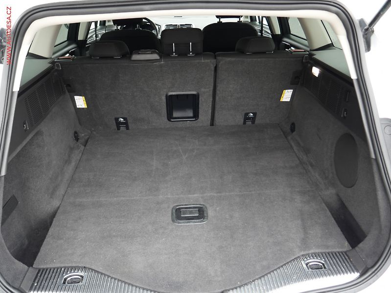Ford Mondeo (2019) 1.5 EB, AT, navi, LED - fotka 7 z 19