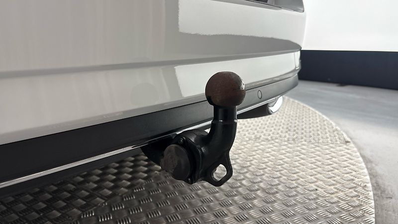 Škoda Superb 2.0 TDI DSG L&K Combi - fotka 35 z 35