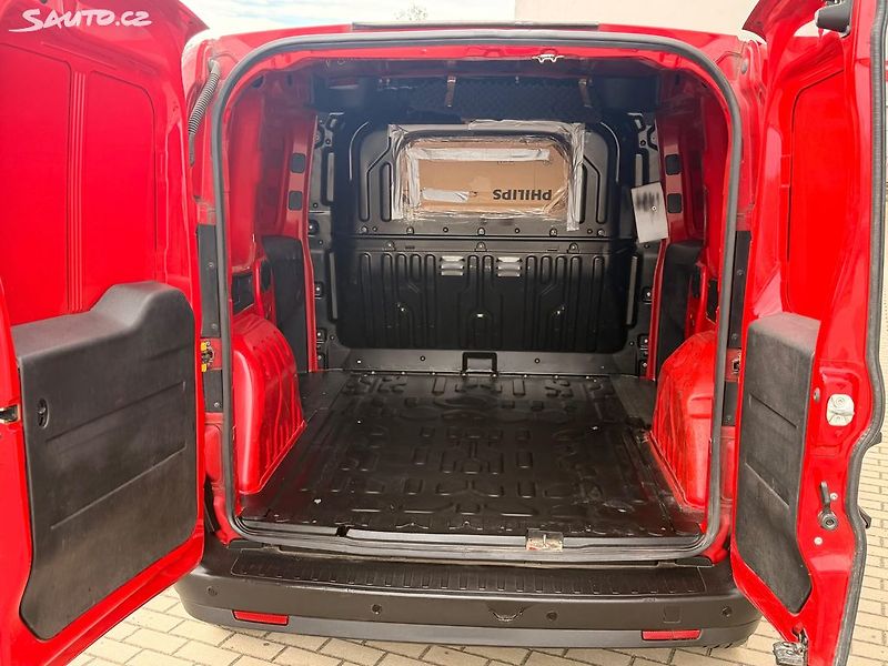 Fiat Dobló (2014) 1.3JTD, 66kw Původ ČR 1. maj. - fotka 11 z 16