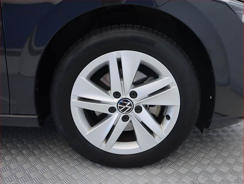 Volkswagen Golf (2024) Limited 2.0 TDI - fotka 15 z 18