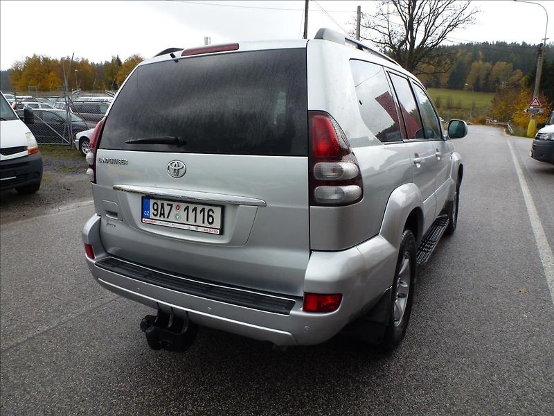 Toyota Land Cruiser 3,0 120 D4-D Lux+ Automat - fotka 11 z 58