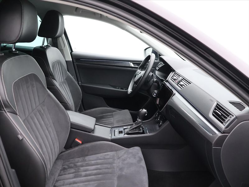 Škoda Superb iV 1,4 TSI 115kW Style DSG CZ - fotka 12 z 30