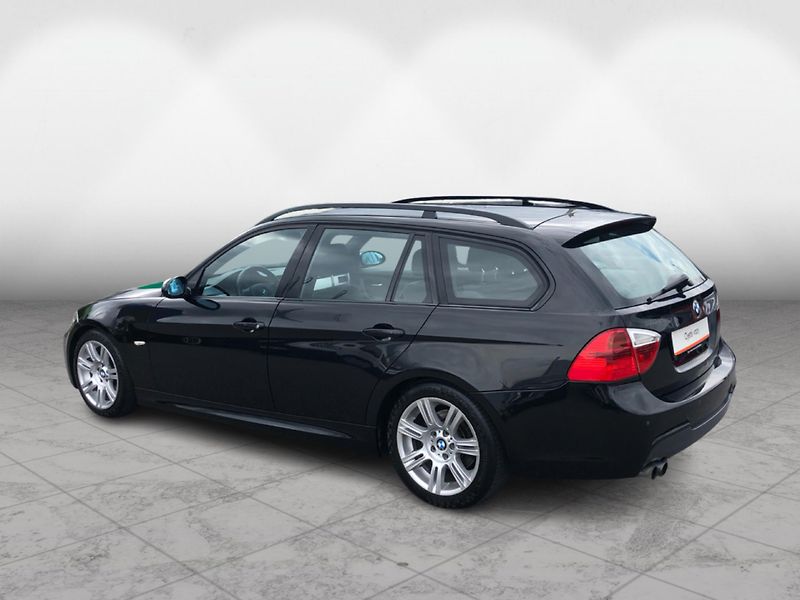 BMW Řada 3 325i - fotka 7 z 29
