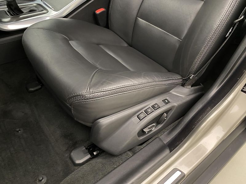 Volvo XC70 D3 AWD SUMMUM AUT - fotka 24 z 45