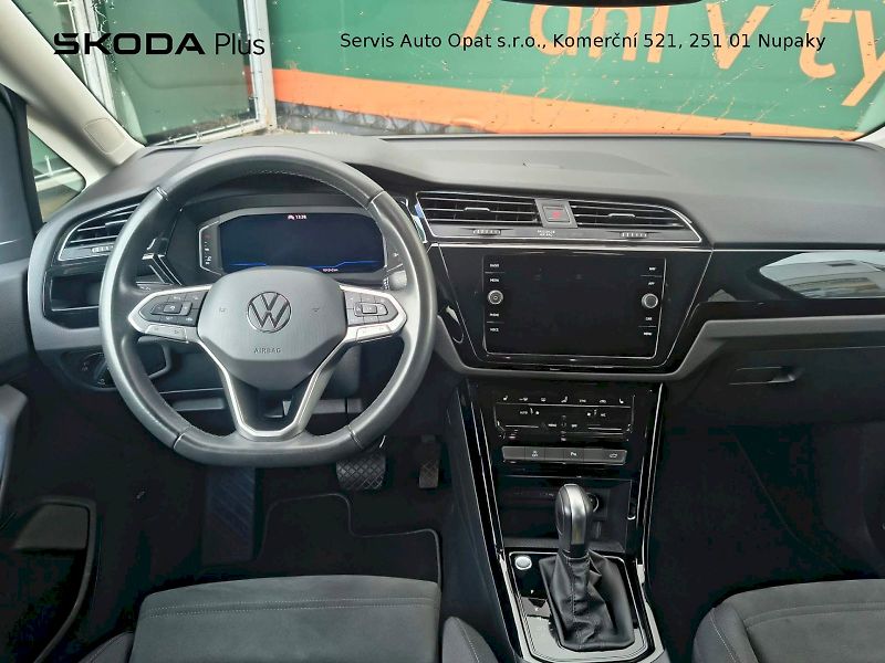 Volkswagen Touran (2023) HIGHLINE 2.0TDI 110KW DSG ZÁRU - fotka 5 z 23