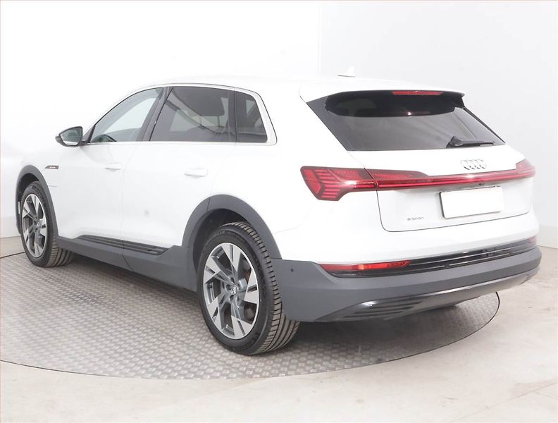 Audi e-tron (2020) 50 quattro, SoH 87% - fotka 4 z 19