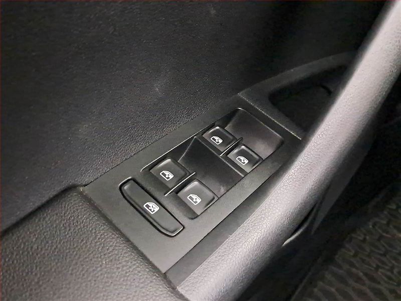 Škoda Octavia (2018) Ambition 1.6 TDI, Navi - fotka 17 z 17