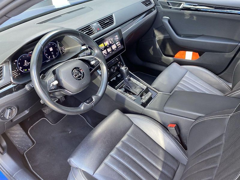 Škoda Superb (2023) 2.0 TDI 4x4 DSG L&K - fotka 9 z 39