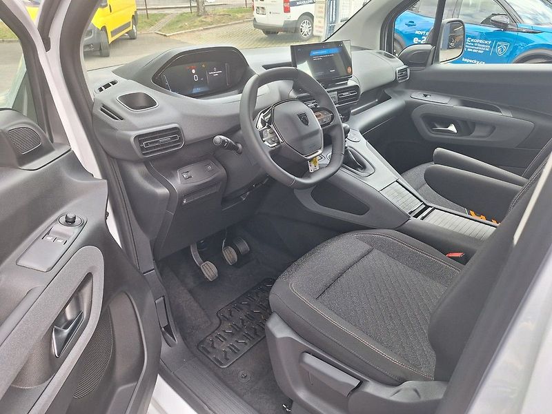 Peugeot Rifter (2026) ALLURE TURBO 110k MAN6 - fotka 12 z 23