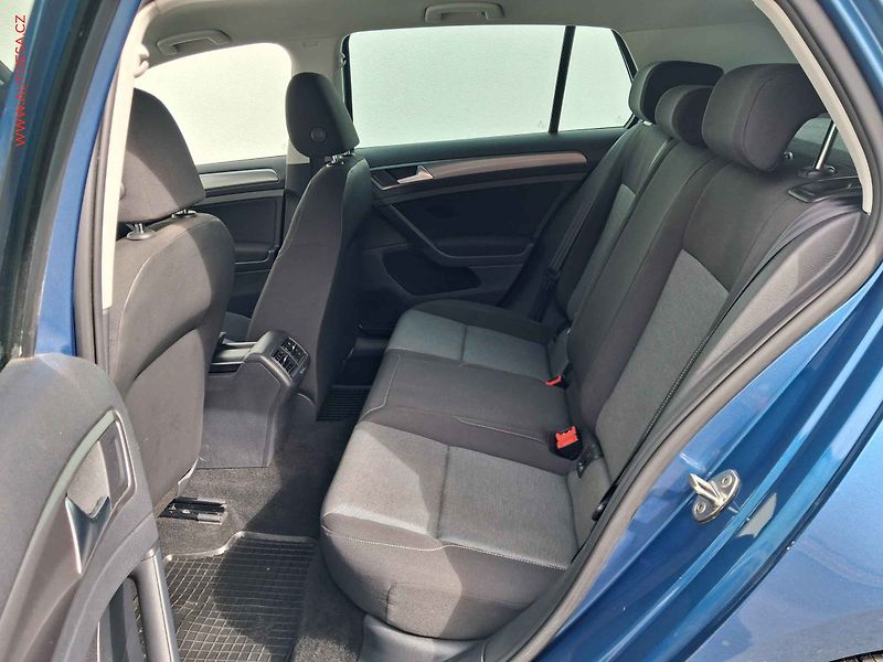 Volkswagen Golf (2014) 1.6 TDi, autoAC - fotka 10 z 17