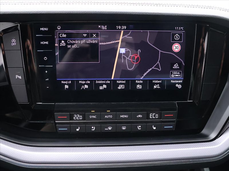 Volkswagen Touareg 3,0 R-Line Tiptronic CZ DPH - fotka 18 z 31