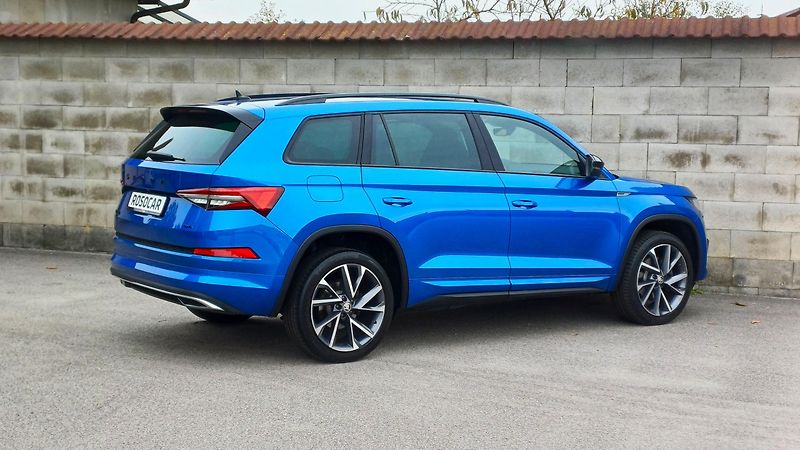 Škoda Kodiaq SPORTLINE TDI 147kW WEBASTO-ČR - fotka 5 z 50