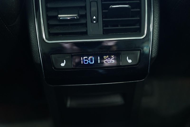 Škoda Superb - fotka 24 z 25