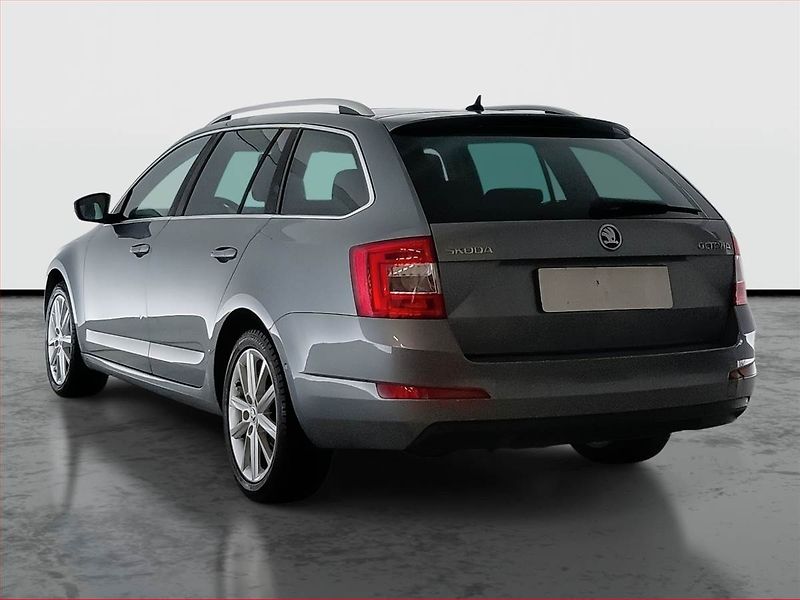 Škoda Octavia (2013) Elegance 2.0 TDI, Xenony - fotka 4 z 17