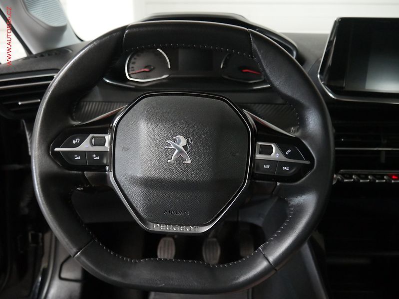 Peugeot 208 (2022) 1.2PT, 2.maj,ČR, LED, autoAC - fotka 13 z 20