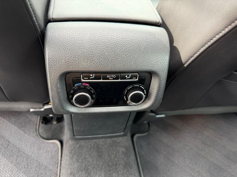 Volkswagen Sharan 2.0 TDI 135 kW Highline 7 míst - fotka 19 z 34