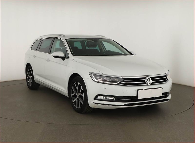 Volkswagen Passat (2017) 1.8 TSI, Navi, Tempomat - fotografie inzerátu