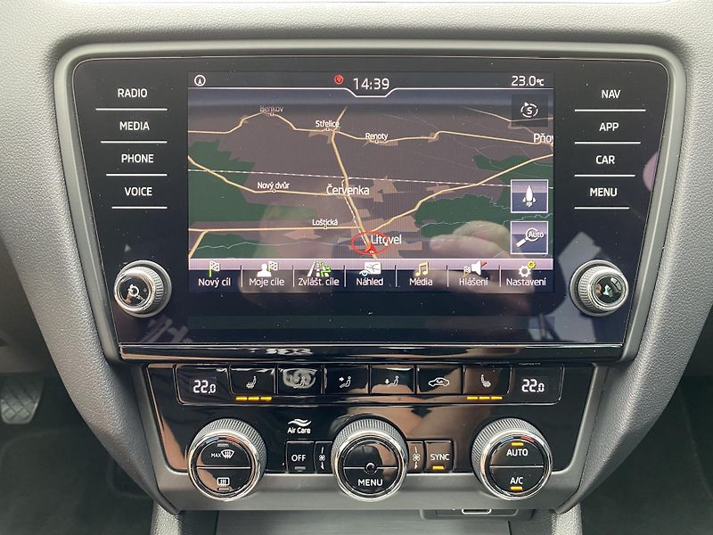 Škoda Octavia 1.4 TSI 110kW - 1xMAJ. - NAVI - fotka 26 z 45