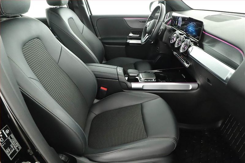 Mercedes-Benz EQB (2022) 300 4MATIC, SoH 97% - fotka 7 z 21
