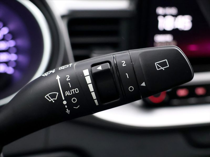 Kia Ceed SW 1,5 T-GDI 117kW GT-Line CZ DPH - fotka 20 z 38