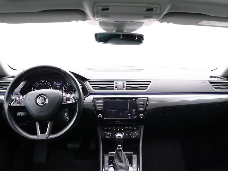 Škoda Superb 2.0 TDI 140kW 4x4 Style CZ - fotka 29 z 40