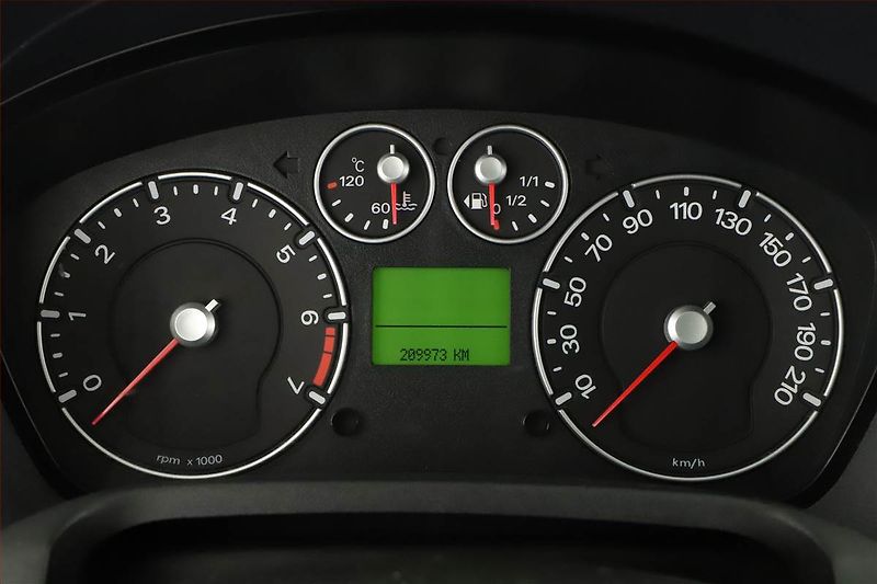 Ford Fiesta (2007) 1.25, Klima, oblíbený vůz - fotka 8 z 12
