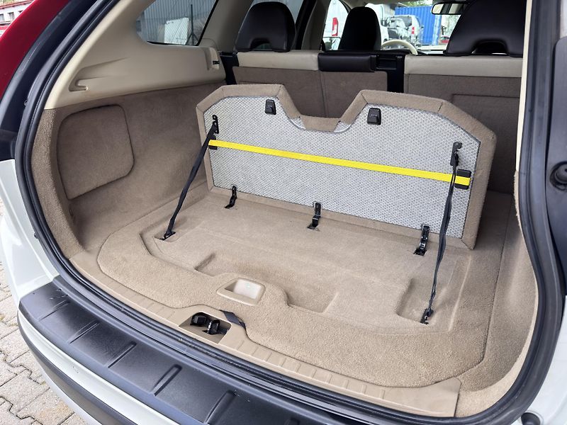 Volvo XC60 D5 AWD // SUMMUM // 151 kW - fotka 15 z 22