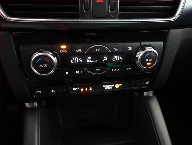 Mazda CX-5 (2016) 2.0 Skyactiv-G, 4X4 - fotka 10 z 19