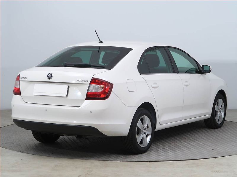Škoda Rapid (2019) Style 1.0 TSI, Navi, Bi-Xenony - fotka 5 z 15