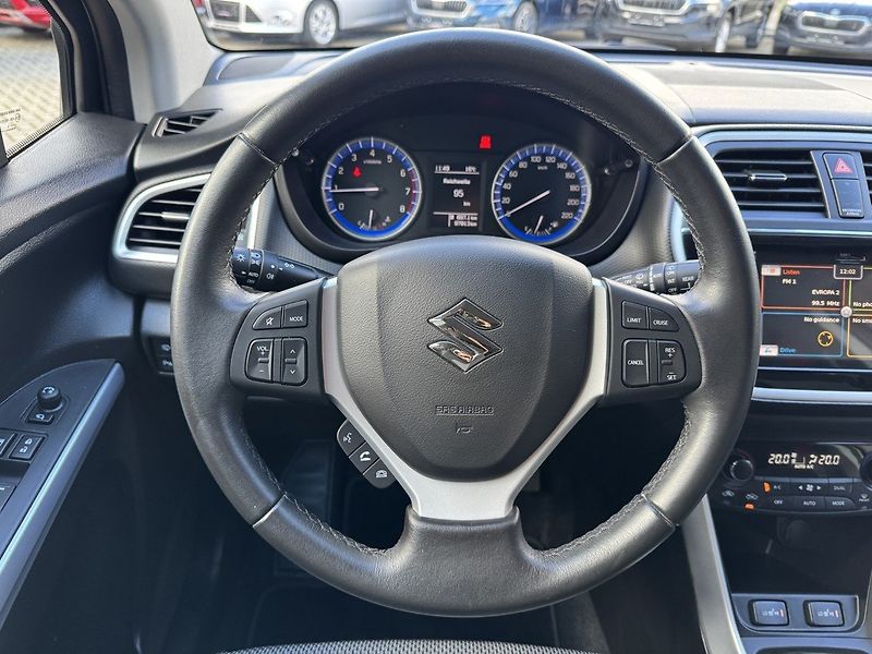 Suzuki SX4 S-Cross (2015) 1.6 VVTi Limited Navi Kamera - fotka 7 z 50