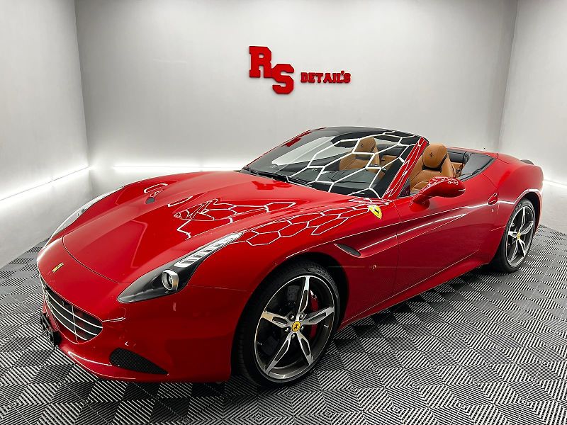 Ferrari California (2014) - fotka 1 z 15
