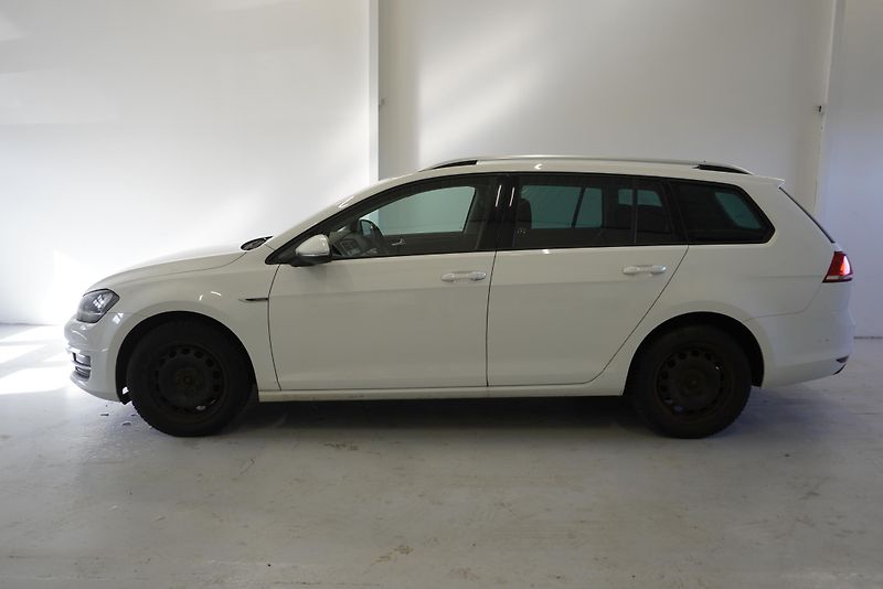 Volkswagen Golf 1.6 TDi - fotka 8 z 29