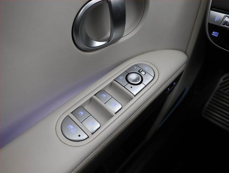 Hyundai Ioniq 5 (2021) Power 4x4, SoH 100% - fotka 15 z 21