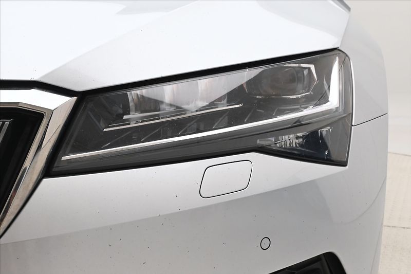 Škoda Superb 2,0 TDI 110 kW DSG Style Záruk - fotka 31 z 33