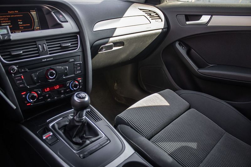 Audi A4 2009 105kW - fotka 14 z 20
