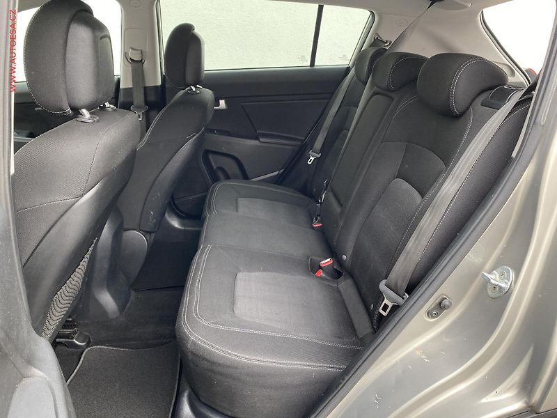 Kia Sportage (2014) 1.7 CRDi, AC, navi, kamera - fotka 10 z 18