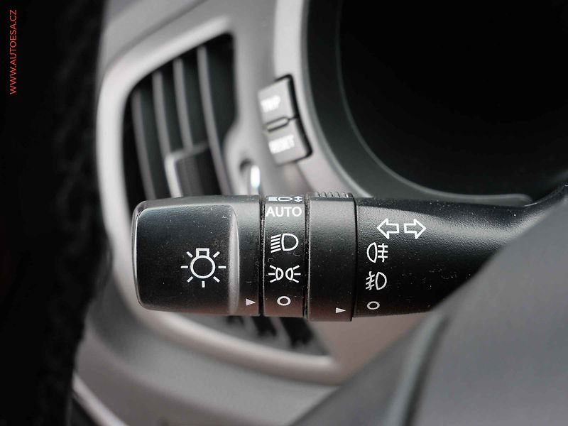 Kia Sportage (2013) 1.6 GDi, ČR - fotka 14 z 21