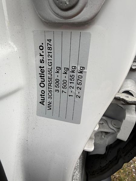 Dodge RAM (2020) 2500 6,4 L HEMI LIFTED - fotka 46 z 48