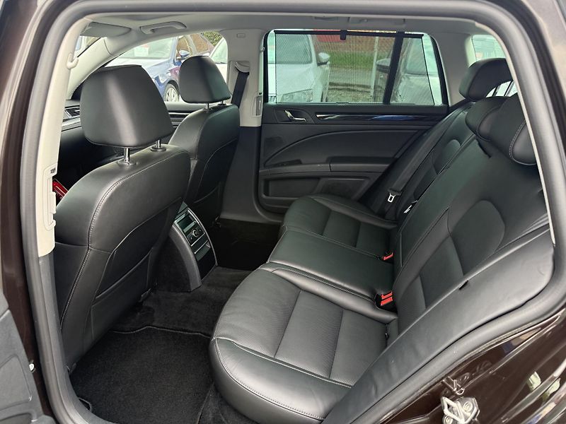 Škoda Superb 1.6 TDI DSG ELEGANCE  - fotka 9 z 13