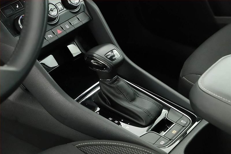 Škoda Karoq (2024) Fresh 2.0 TDI - fotka 10 z 17