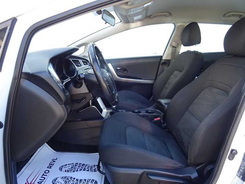 Kia Ceed (2013) 1.6CRDi,94kW,NovéČR,klima - fotka 11 z 21