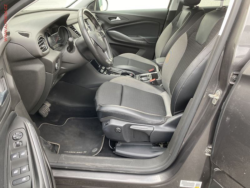 Opel Grandland X (2020) 1.5 CDTi, Innovation, AT - fotka 9 z 19