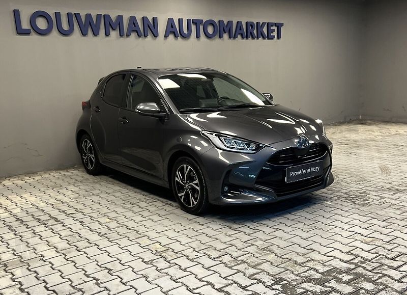 Toyota Yaris 1.5 Hybrid AT STYLE - fotka 14 z 17