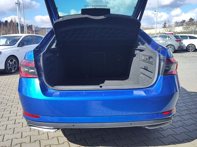 Škoda Superb 2.0 TDi/147kW Sportline DSG - fotka 9 z 34