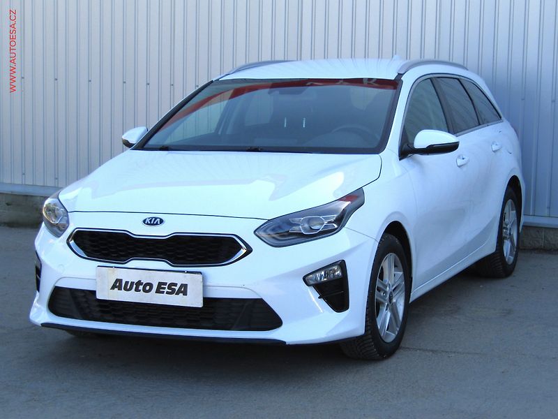 Kia Ceed (2019) 1.6 CRDi, 1.maj,ČR, Exclusive - fotka 3 z 18