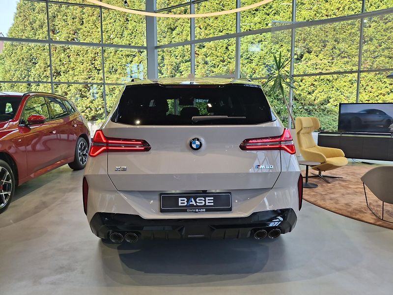 BMW X3 M50 xDrive - fotka 5 z 42
