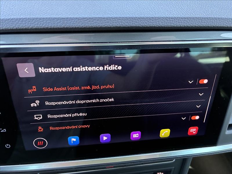 Seat Ateca 2,0 TDI TAŽNÉ,KAMERA,KŮŽE - fotka 27 z 35